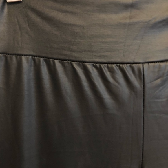 Faux-Leather Leggings - Picture 2 of 3